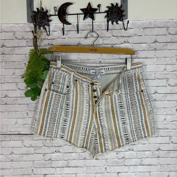 Vintage Guess Tribal Aztec Geometric Cut Off Button Fly Shorts - Picture 1 of 5